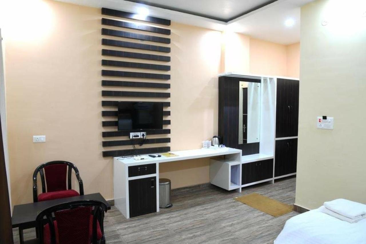 Hotel Mariya International بود جايا المظهر الخارجي الصورة